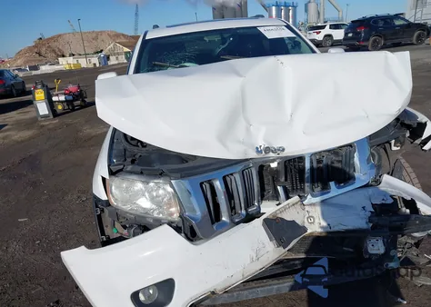 2013 Jeep Grand Cherokee Laredo из США, поврежденный, VIN 1C4RJFAG3DC609901